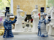 Гжельский завод представил новинку, графин «Конь в пальто» выйдет к Новому году Гжельский завод представил новинку, графин «Конь в пальто» выйдет к Новому году