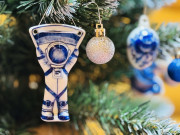 Помощники Деда Мороза: на Гжельском заводе художественной росписи показали процесс создания ёлочных игрушек Помощники Деда Мороза: на Гжельском заводе художественной росписи показали процесс создания ёлочных игрушек