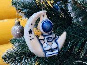 Помощники Деда Мороза: на Гжельском заводе художественной росписи показали процесс создания ёлочных игрушек Помощники Деда Мороза: на Гжельском заводе художественной росписи показали процесс создания ёлочных игрушек