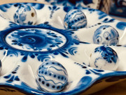 Украшения гжельских мастеров с удовольствием  носят  модницы