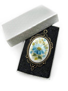 Украшения гжельских мастеров с удовольствием  носят  модницы