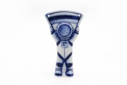 Елочная игрушка КОСМОНАВТ С ФЛАГОМ